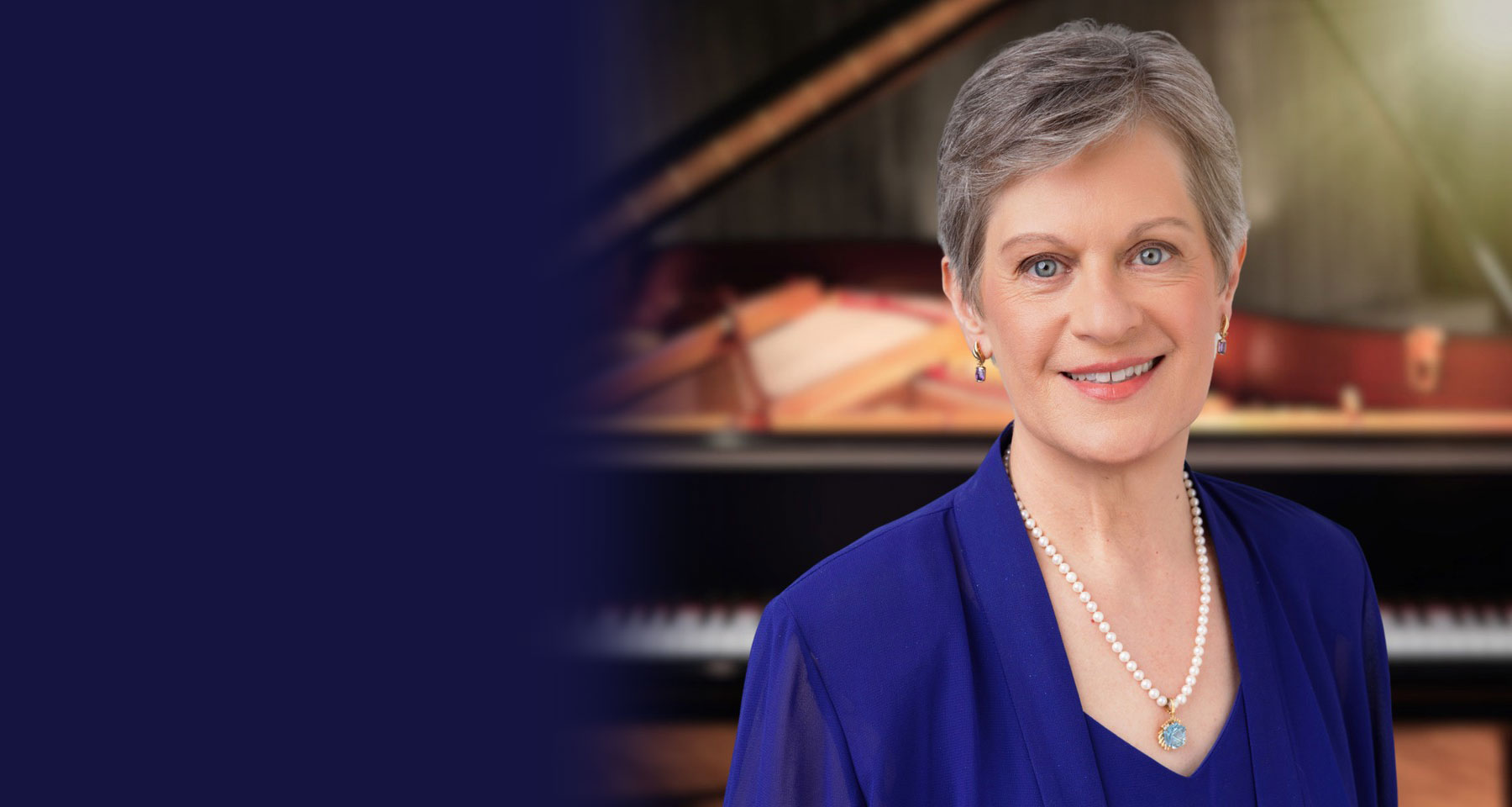 Linda Holzer Headshot